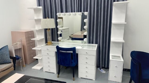 Modernes Design Eiche Make-up Tisch mit beleuchteten Spiegel Schrank 14
