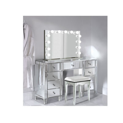 Moderne Hollywood-Make-up, Eitelkeitsspiegel und Garderobe, Schlafzimmermöbel