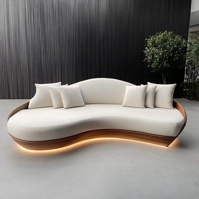 Tufted-Back-Stil Doppelsitzmöbel Weißes Liebes-Sitzsofa mit Holzmondkreis Stoffkissen Hotel Must-Have