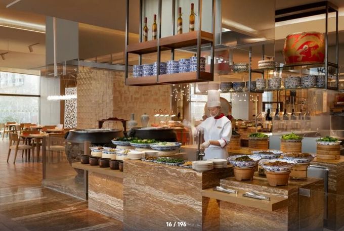 aktueller Firmenfall über Shangri-La: Anmutiges 5-Sterne-Hotel mit eleganten Zimmern und epischem Stadtblick  11